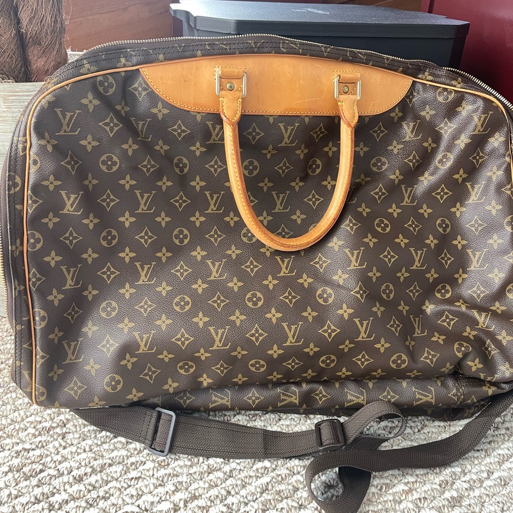 Louis Vuitton LV Travel Bag Alize 3 Poches
Brown Monogram